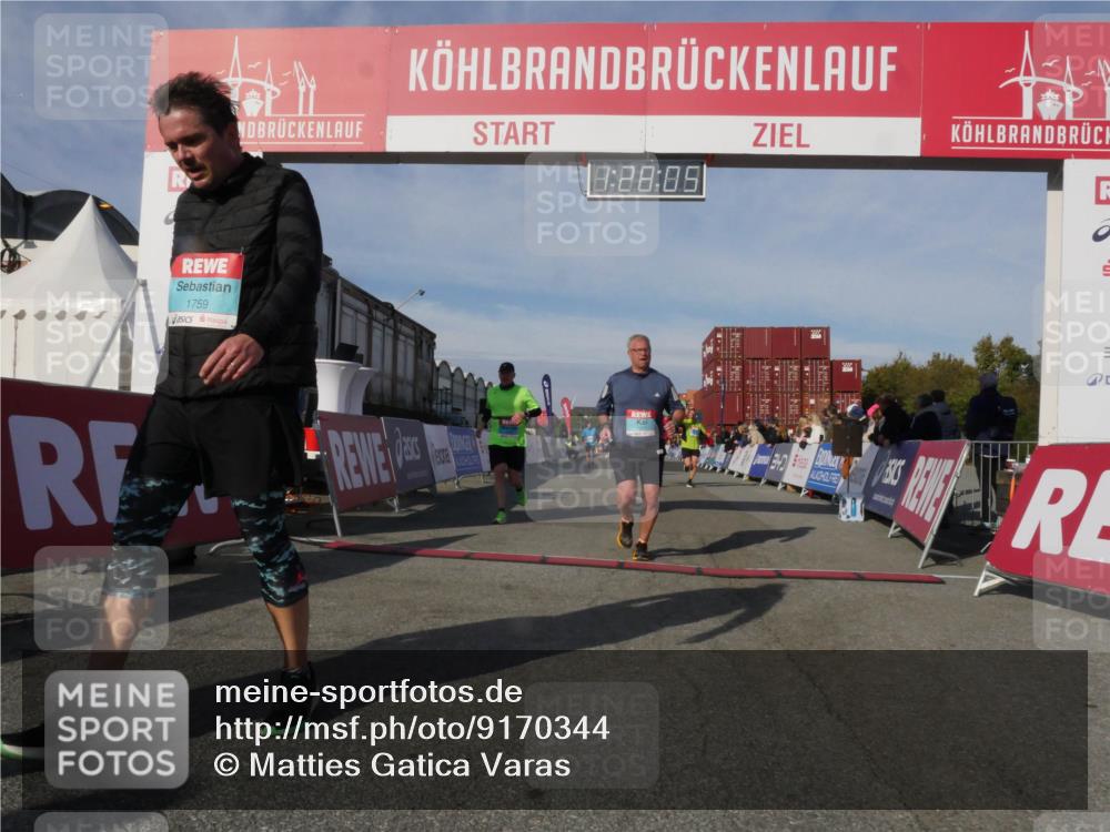 03.10.2025 - Köhlbrandbrückenlauf Matties Gatica Varas http://msf.ph/oto/9170344 03.10.2025 10:28:07 Ziel 1993, 2320, 2525, 2621, 2630, 2632, 2752, 3393 meine-sportfotos.de