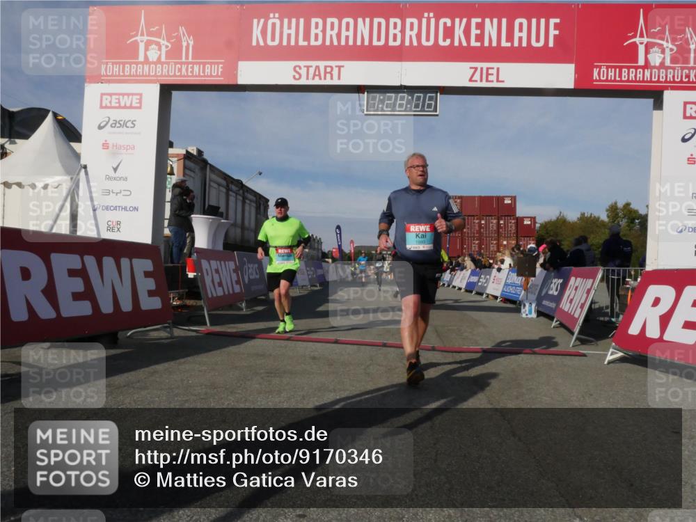 03.10.2025 - Köhlbrandbrückenlauf Matties Gatica Varas http://msf.ph/oto/9170346 03.10.2025 10:28:08 Ziel 2320, 2525, 2621, 2630, 2632, 2752, 3393 meine-sportfotos.de