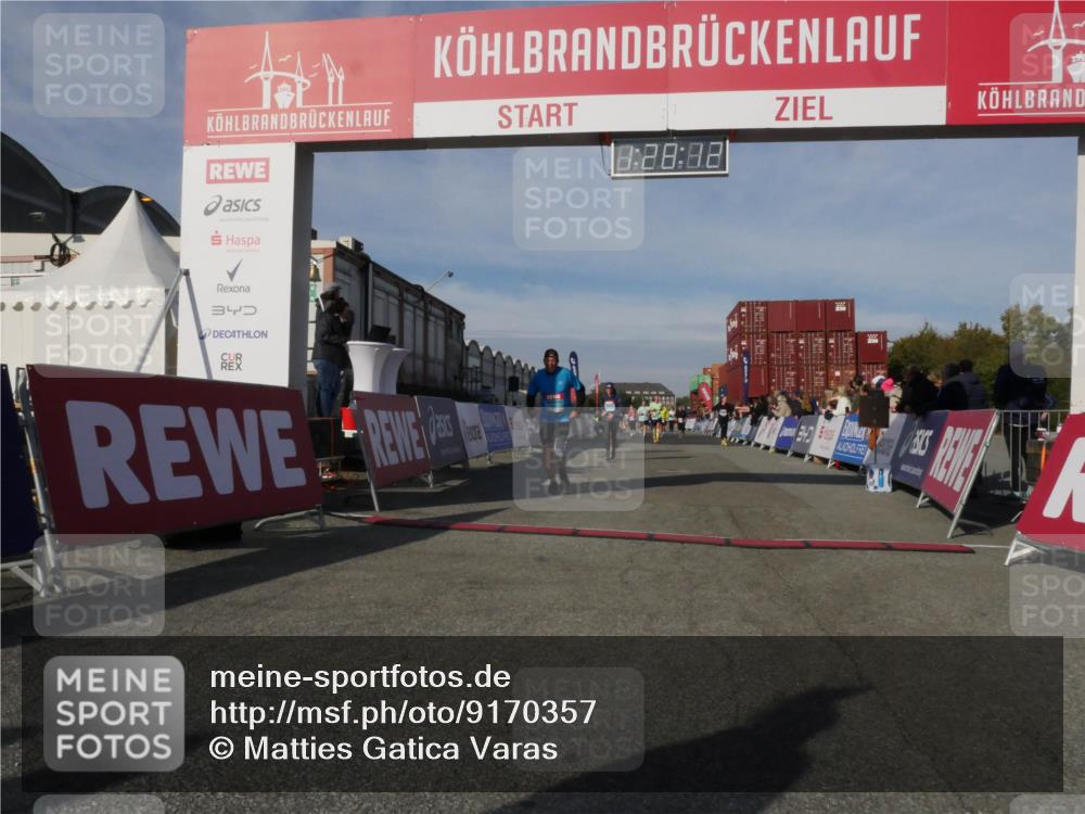 03.10.2025 - Köhlbrandbrückenlauf Matties Gatica Varas http://msf.ph/oto/9170357 03.10.2025 10:28:14 Ziel 1775, 2621, 2636, 2752, 3393, 3611, 3614, 3670 meine-sportfotos.de