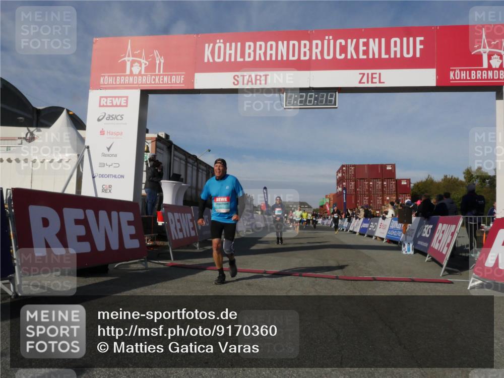 03.10.2025 - Köhlbrandbrückenlauf Matties Gatica Varas http://msf.ph/oto/9170360 03.10.2025 10:28:16 Ziel 1592, 1775, 2094, 2621, 2636, 2752, 3476, 3611, 3614, 3631, 3670 meine-sportfotos.de