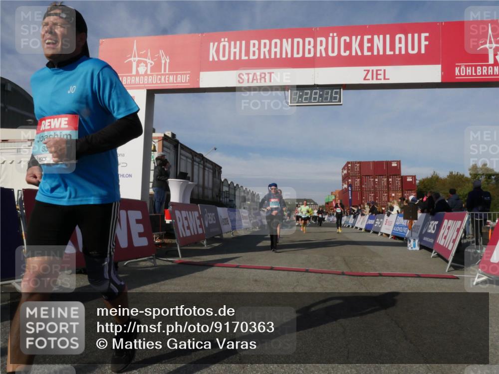 03.10.2025 - Köhlbrandbrückenlauf Matties Gatica Varas http://msf.ph/oto/9170363 03.10.2025 10:28:17 Ziel 1592, 1775, 2094, 2621, 2636, 2752, 3476, 3611, 3614, 3631, 3670 meine-sportfotos.de