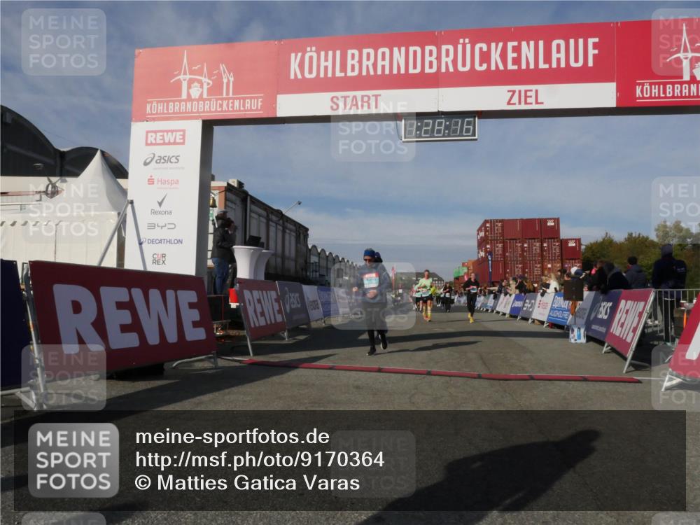 03.10.2025 - Köhlbrandbrückenlauf Matties Gatica Varas http://msf.ph/oto/9170364 03.10.2025 10:28:17 Ziel 1592, 1775, 2094, 2621, 2636, 2752, 3476, 3611, 3614, 3631, 3670 meine-sportfotos.de