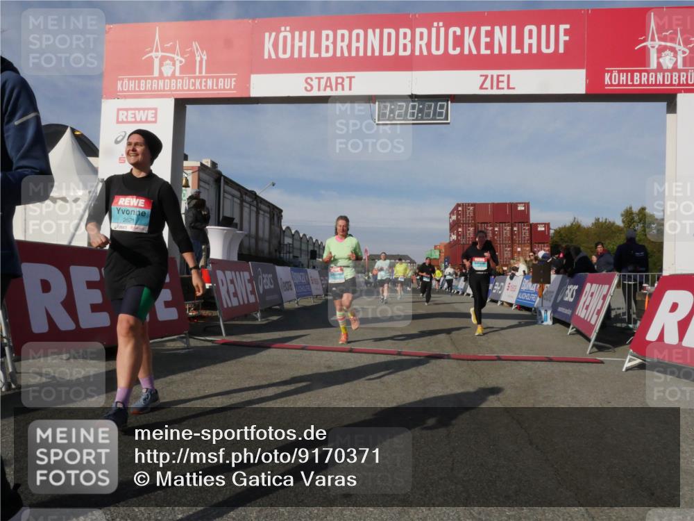 03.10.2025 - Köhlbrandbrückenlauf Matties Gatica Varas http://msf.ph/oto/9170371 03.10.2025 10:28:21 Ziel 1592, 1775, 1872, 2094, 2366, 2636, 3231, 3360, 3432, 3476, 3611, 3614, 3631, 3670 meine-sportfotos.de