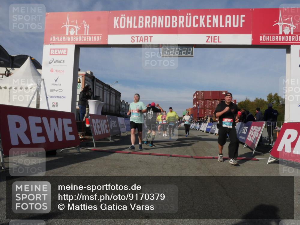 03.10.2025 - Köhlbrandbrückenlauf Matties Gatica Varas http://msf.ph/oto/9170379 03.10.2025 10:28:25 Ziel 1579, 1592, 1872, 2094, 2366, 2869, 2870, 3161, 3231, 3360, 3398, 3399, 3432, 3476, 3611, 3614, 3631 meine-sportfotos.de