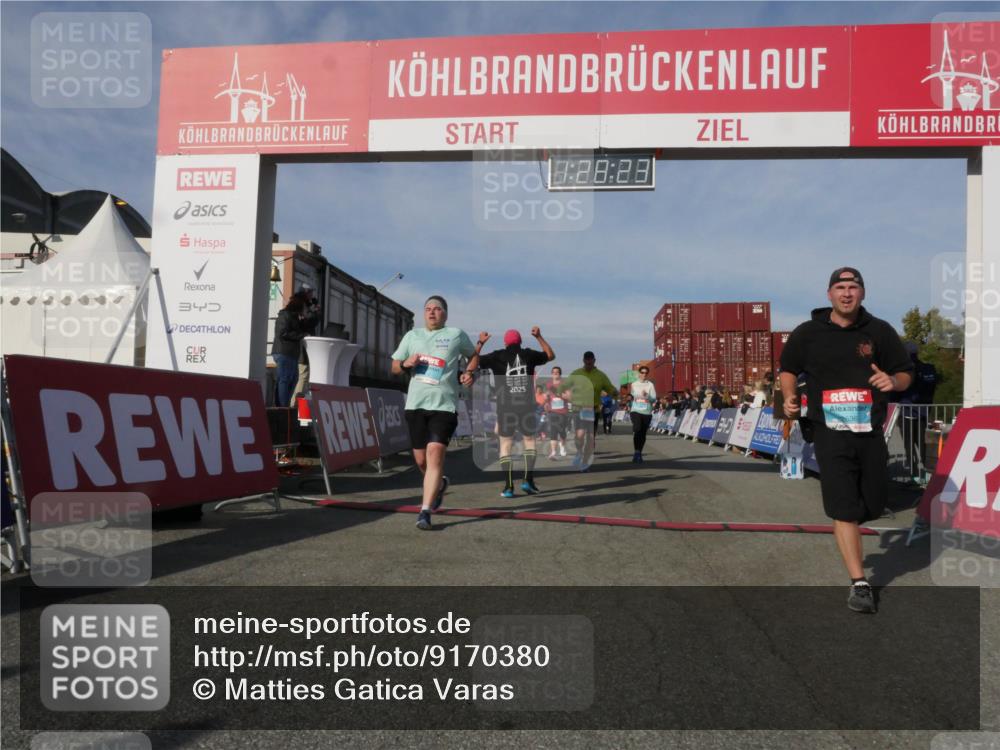 03.10.2025 - Köhlbrandbrückenlauf Matties Gatica Varas http://msf.ph/oto/9170380 03.10.2025 10:28:25 Ziel 1579, 1592, 1872, 2094, 2366, 2869, 2870, 3161, 3231, 3360, 3398, 3399, 3432, 3476, 3611, 3614, 3631 meine-sportfotos.de