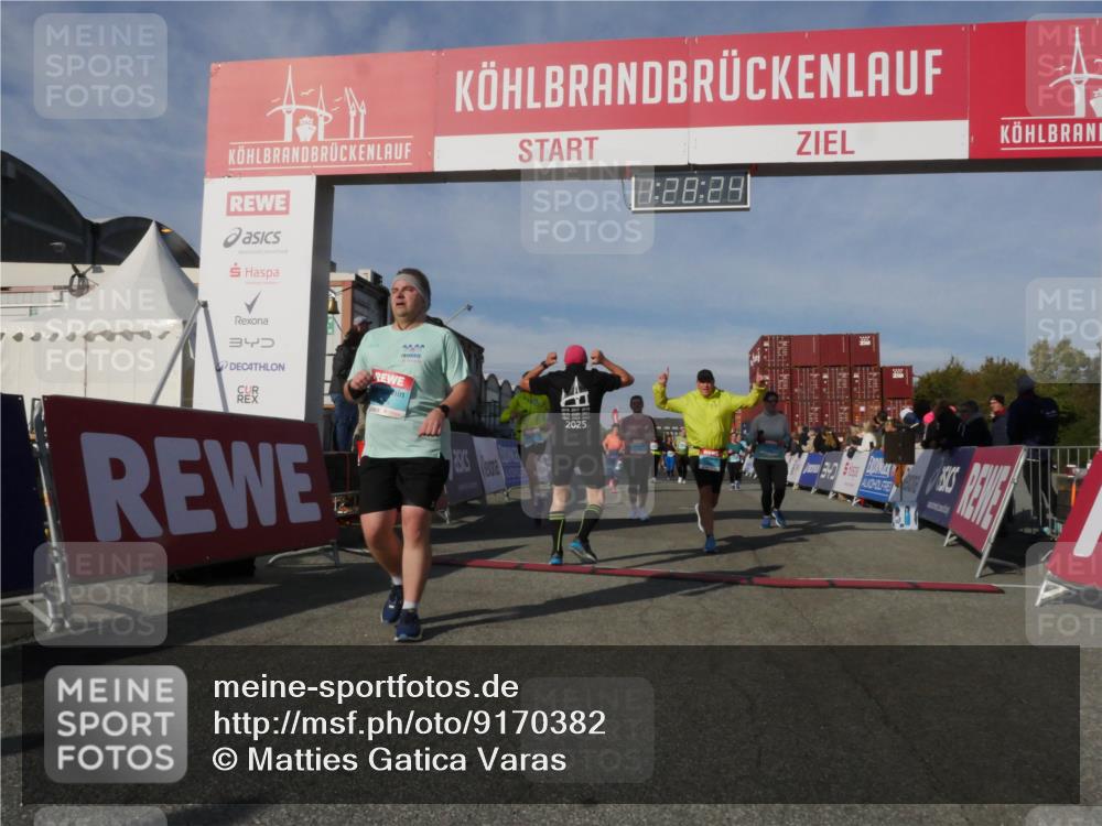 03.10.2025 - Köhlbrandbrückenlauf Matties Gatica Varas http://msf.ph/oto/9170382 03.10.2025 10:28:26 Ziel 1579, 1592, 1872, 1910, 2094, 2366, 2869, 2870, 3161, 3231, 3360, 3398, 3399, 3432, 3476, 3611, 3631 meine-sportfotos.de