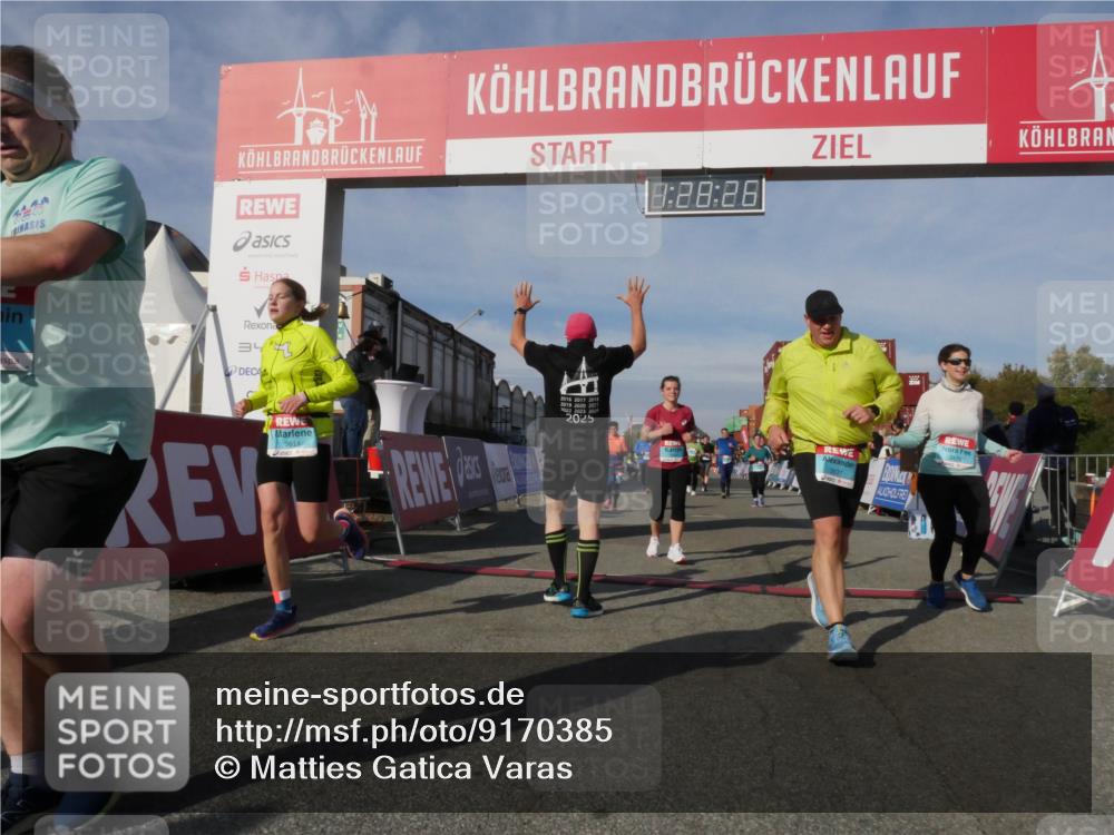 03.10.2025 - Köhlbrandbrückenlauf Matties Gatica Varas http://msf.ph/oto/9170385 03.10.2025 10:28:27 Ziel 1579, 1592, 1872, 1910, 2094, 2366, 2869, 2870, 3161, 3231, 3360, 3398, 3399, 3432, 3476, 3631 meine-sportfotos.de