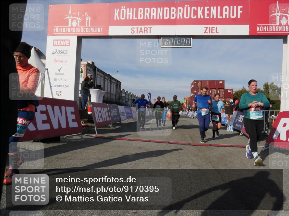 03.10.2025 - Köhlbrandbrückenlauf Matties Gatica Varas http://msf.ph/oto/9170395 03.10.2025 10:28:32 Ziel 1579, 1910, 2366, 2409, 2869, 2870, 3013, 3161, 3231, 3360, 3398, 3399 meine-sportfotos.de