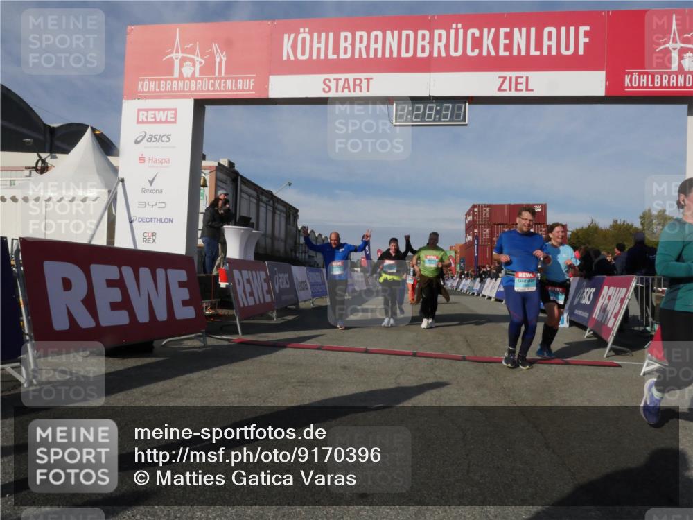 03.10.2025 - Köhlbrandbrückenlauf Matties Gatica Varas http://msf.ph/oto/9170396 03.10.2025 10:28:33 Ziel 1579, 1910, 2409, 2869, 2870, 3013, 3161, 3231, 3360, 3398, 3399 meine-sportfotos.de
