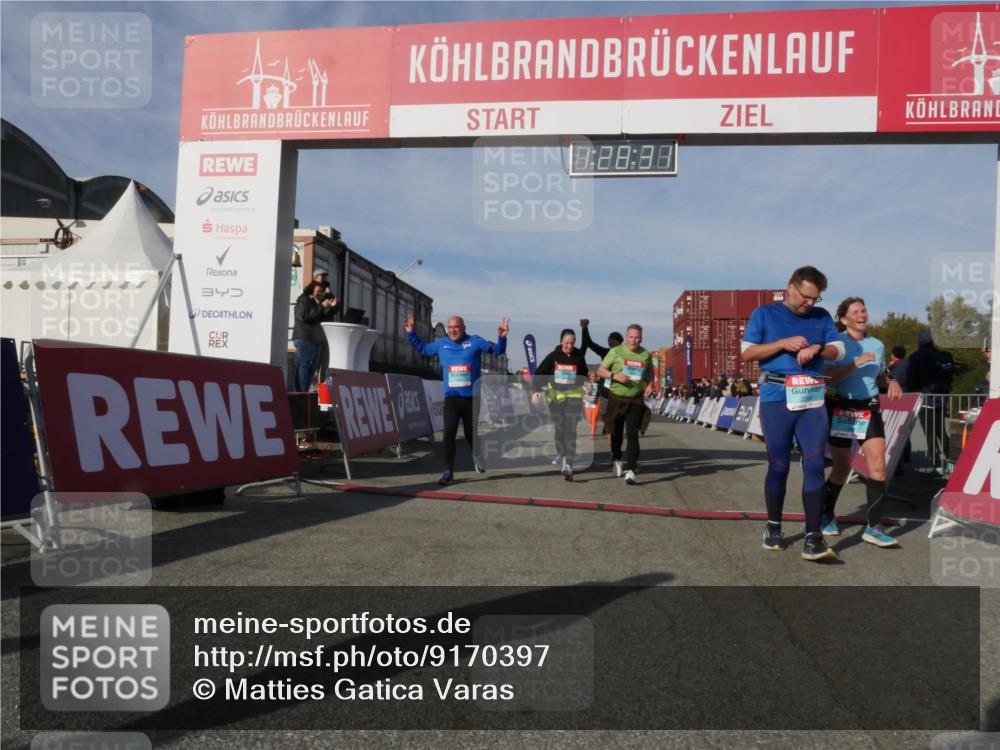 03.10.2025 - Köhlbrandbrückenlauf Matties Gatica Varas http://msf.ph/oto/9170397 03.10.2025 10:28:33 Ziel 1579, 1910, 2409, 2869, 2870, 3013, 3161, 3231, 3360, 3398, 3399 meine-sportfotos.de