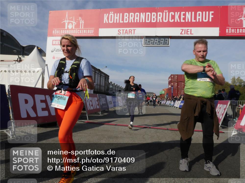 03.10.2025 - Köhlbrandbrückenlauf Matties Gatica Varas http://msf.ph/oto/9170409 03.10.2025 10:28:39 Ziel 1713, 1765, 1896, 1897, 2216, 2409, 3013, 3054, 3483 meine-sportfotos.de