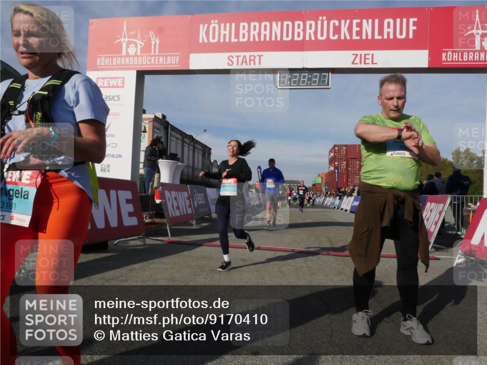 03.10.2025 - Köhlbrandbrückenlauf Matties Gatica Varas http://msf.ph/oto/9170410 03.10.2025 10:28:39 Ziel 1713, 1765, 1896, 1897, 2216, 2409, 3013, 3054, 3483 meine-sportfotos.de