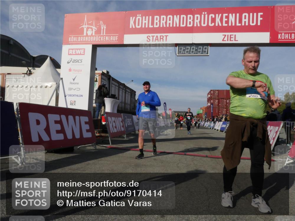 03.10.2025 - Köhlbrandbrückenlauf Matties Gatica Varas http://msf.ph/oto/9170414 03.10.2025 10:28:41 Ziel 1713, 1765, 1896, 1897, 2216, 3013, 3054, 3483 meine-sportfotos.de