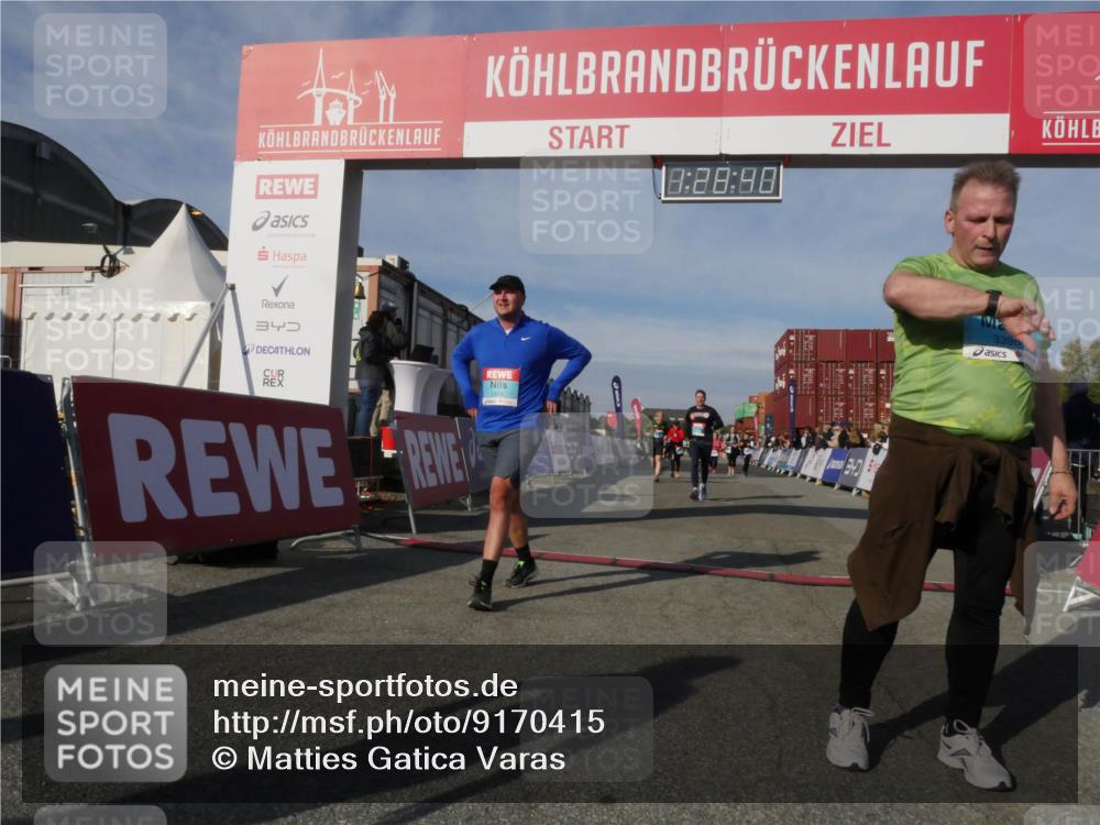 03.10.2025 - Köhlbrandbrückenlauf Matties Gatica Varas http://msf.ph/oto/9170415 03.10.2025 10:28:42 Ziel 1713, 1765, 1896, 1897, 2216, 2339, 3013, 3054, 3483 meine-sportfotos.de