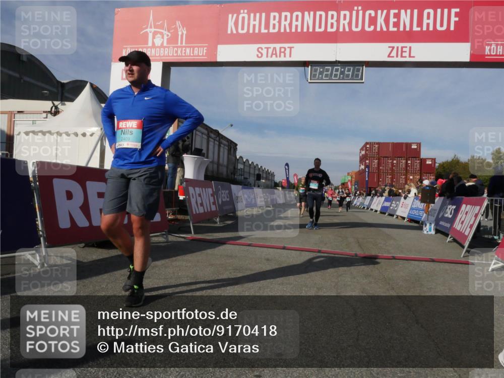 03.10.2025 - Köhlbrandbrückenlauf Matties Gatica Varas http://msf.ph/oto/9170418 03.10.2025 10:28:43 Ziel 1713, 1765, 1896, 1897, 2216, 2339, 3013, 3054, 3483 meine-sportfotos.de