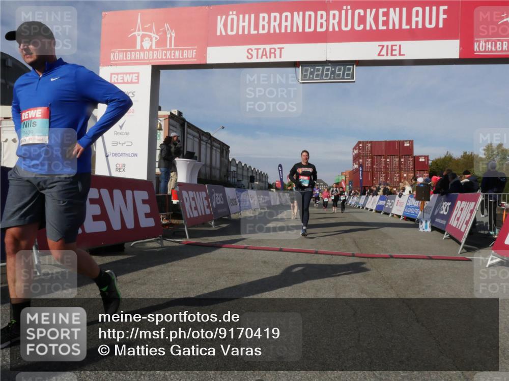 03.10.2025 - Köhlbrandbrückenlauf Matties Gatica Varas http://msf.ph/oto/9170419 03.10.2025 10:28:44 Ziel 1713, 1765, 1896, 1897, 2216, 2339, 3013, 3054, 3483 meine-sportfotos.de