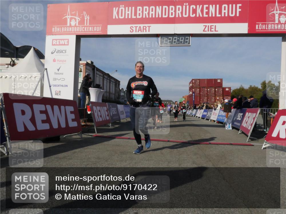 03.10.2025 - Köhlbrandbrückenlauf Matties Gatica Varas http://msf.ph/oto/9170422 03.10.2025 10:28:45 Ziel 1713, 1765, 1896, 1897, 2090, 2216, 2339, 3054, 3483 meine-sportfotos.de