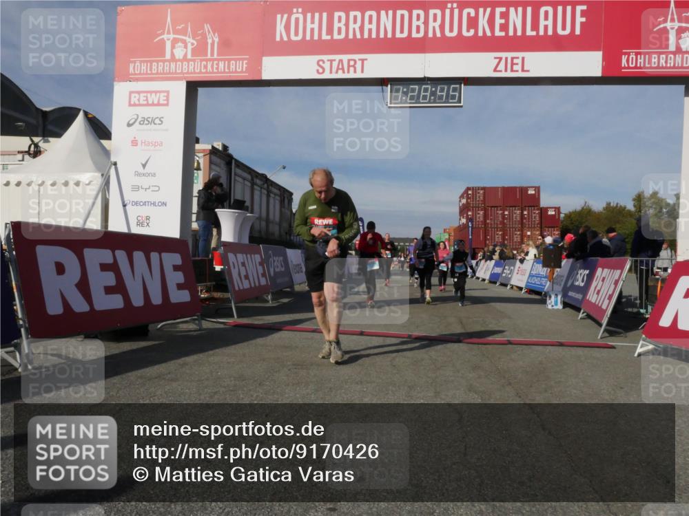 03.10.2025 - Köhlbrandbrückenlauf Matties Gatica Varas http://msf.ph/oto/9170426 03.10.2025 10:28:47 Ziel 1765, 1863, 1896, 1897, 2090, 2216, 2339, 3054, 3483 meine-sportfotos.de