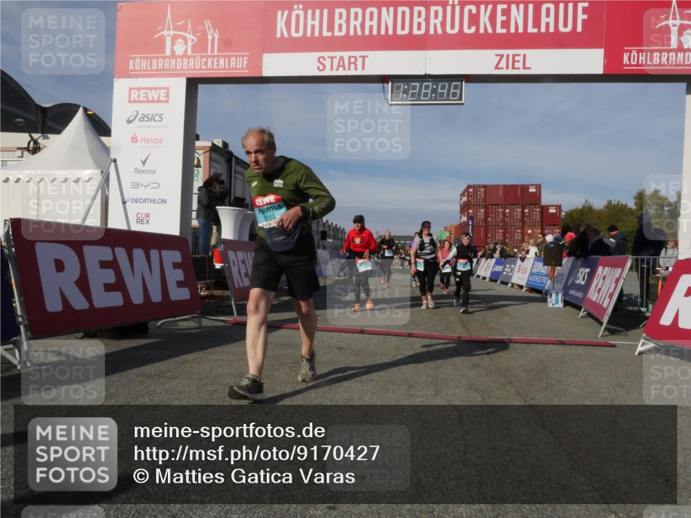 03.10.2025 - Köhlbrandbrückenlauf Matties Gatica Varas http://msf.ph/oto/9170427 03.10.2025 10:28:47 Ziel 1765, 1863, 1896, 1897, 2090, 2216, 2339, 3054, 3483 meine-sportfotos.de