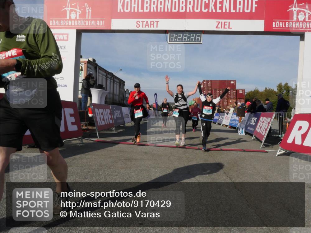 03.10.2025 - Köhlbrandbrückenlauf Matties Gatica Varas http://msf.ph/oto/9170429 03.10.2025 10:28:48 Ziel 1765, 1863, 1896, 1897, 2090, 2216, 2339, 3054, 3483 meine-sportfotos.de