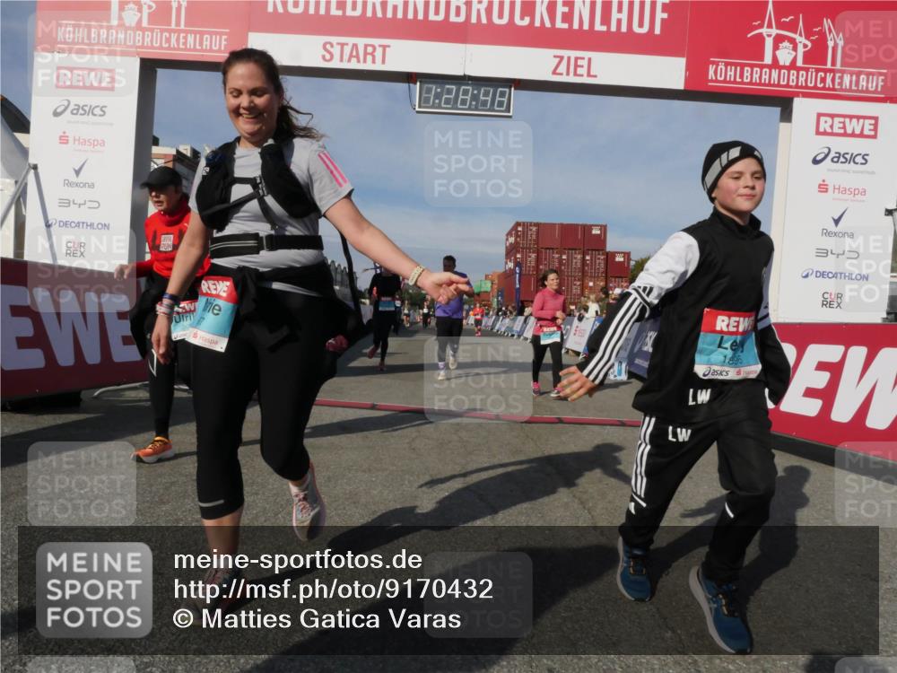 03.10.2025 - Köhlbrandbrückenlauf Matties Gatica Varas http://msf.ph/oto/9170432 03.10.2025 10:28:50 Ziel 1765, 1863, 2090, 2216, 2263, 2264, 2339, 3483 meine-sportfotos.de
