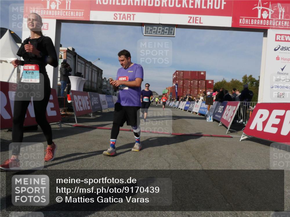 03.10.2025 - Köhlbrandbrückenlauf Matties Gatica Varas http://msf.ph/oto/9170439 03.10.2025 10:28:53 Ziel 1748, 1863, 2090, 2263, 2264, 2339 meine-sportfotos.de