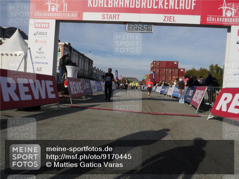 03.10.2025 - Köhlbrandbrückenlauf Matties Gatica Varas http://msf.ph/oto/9170445 03.10.2025 10:28:56 Ziel 1394, 1454, 1577, 1748, 1863, 2090, 2263, 2264, 2493, 3293, 3612 meine-sportfotos.de