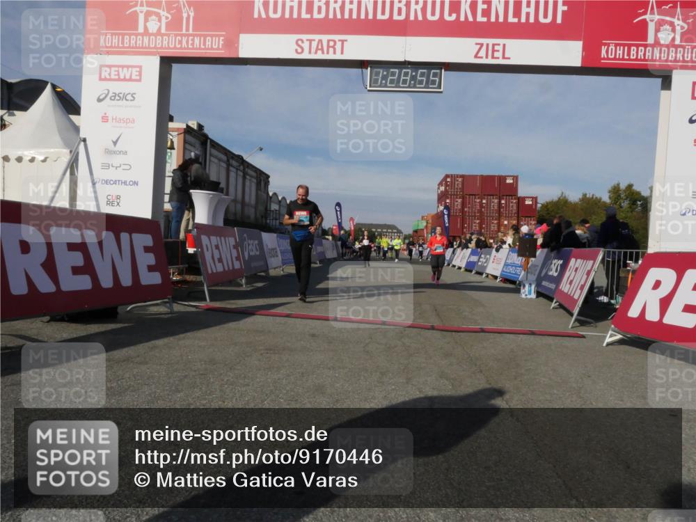 03.10.2025 - Köhlbrandbrückenlauf Matties Gatica Varas http://msf.ph/oto/9170446 03.10.2025 10:28:56 Ziel 1394, 1454, 1577, 1748, 1863, 2090, 2263, 2264, 2493, 3293, 3612 meine-sportfotos.de
