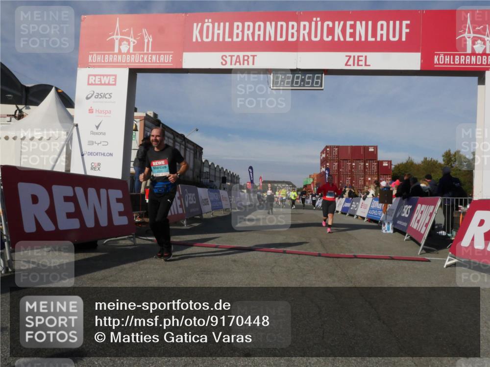 03.10.2025 - Köhlbrandbrückenlauf Matties Gatica Varas http://msf.ph/oto/9170448 03.10.2025 10:28:58 Ziel 1348, 1394, 1454, 1577, 1748, 1863, 2263, 2264, 2493, 3292, 3293, 3612 meine-sportfotos.de