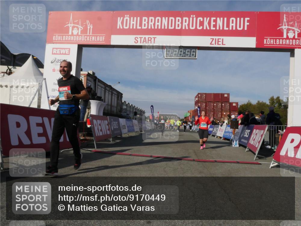 03.10.2025 - Köhlbrandbrückenlauf Matties Gatica Varas http://msf.ph/oto/9170449 03.10.2025 10:28:58 Ziel 1348, 1394, 1454, 1577, 1748, 1863, 2263, 2264, 2493, 3292, 3293, 3612 meine-sportfotos.de
