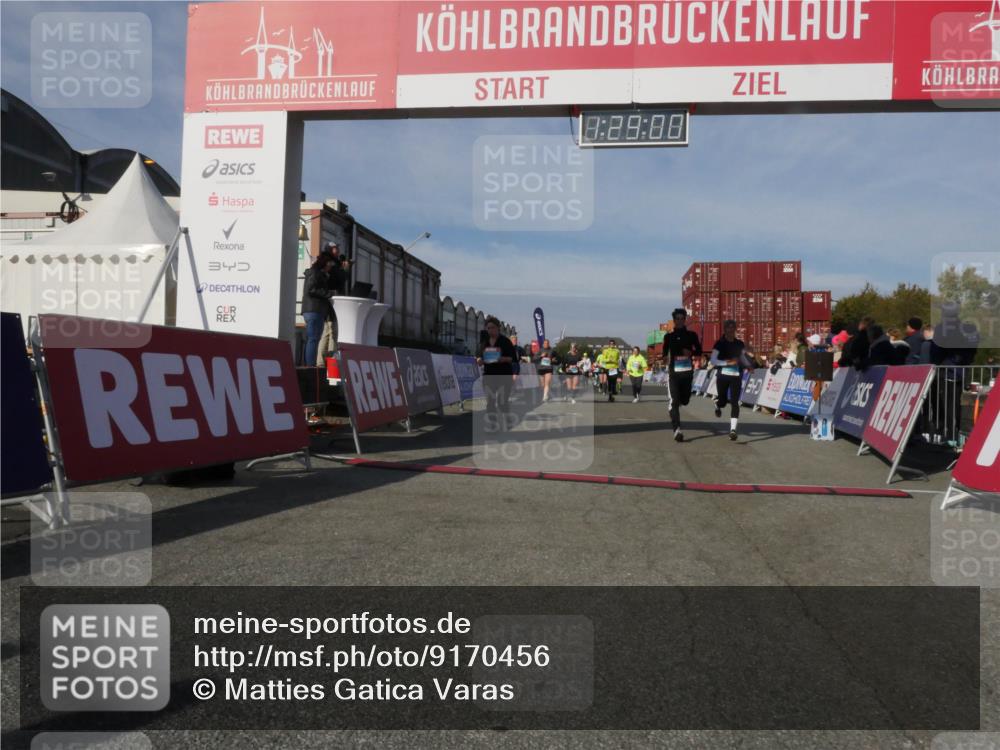 03.10.2025 - Köhlbrandbrückenlauf Matties Gatica Varas http://msf.ph/oto/9170456 03.10.2025 10:29:01 Ziel 1348, 1394, 1454, 1577, 1748, 2263, 2264, 2493, 3292, 3293, 3612 meine-sportfotos.de