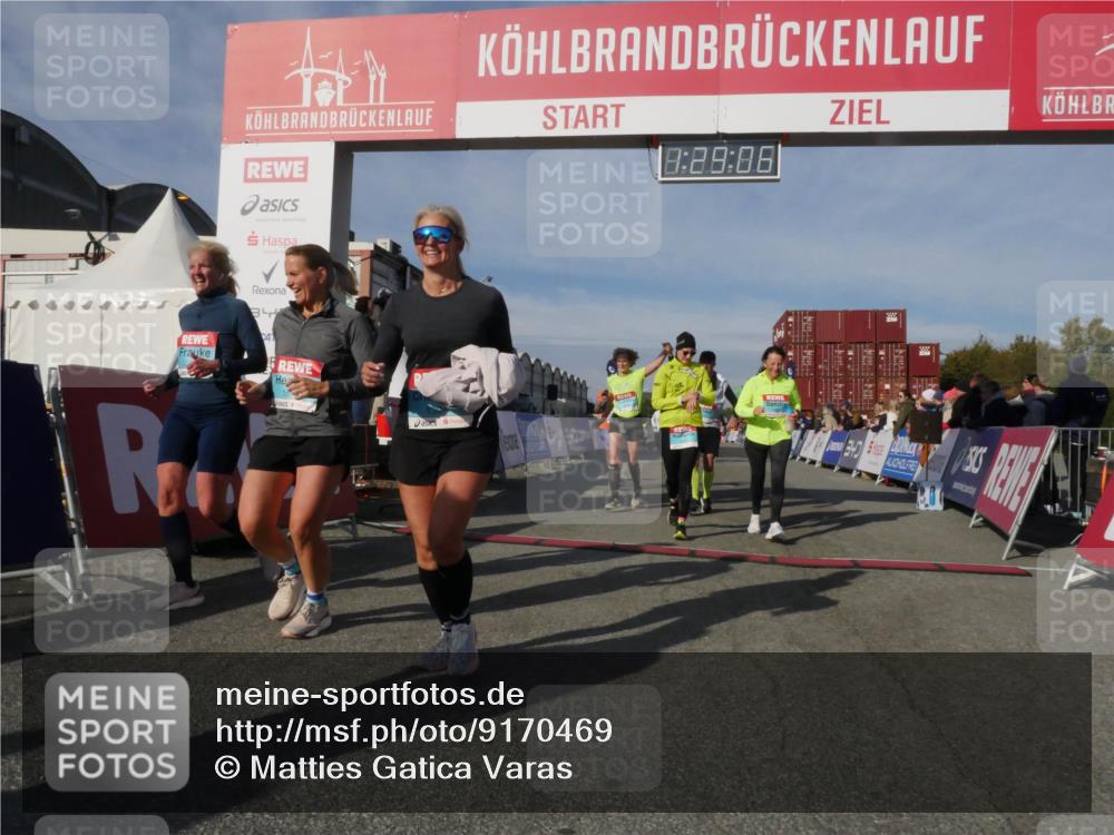 03.10.2025 - Köhlbrandbrückenlauf Matties Gatica Varas http://msf.ph/oto/9170469 03.10.2025 10:29:08 Ziel 1348, 1454, 2177, 2375, 2492, 2922, 3292, 3293, 3612 meine-sportfotos.de