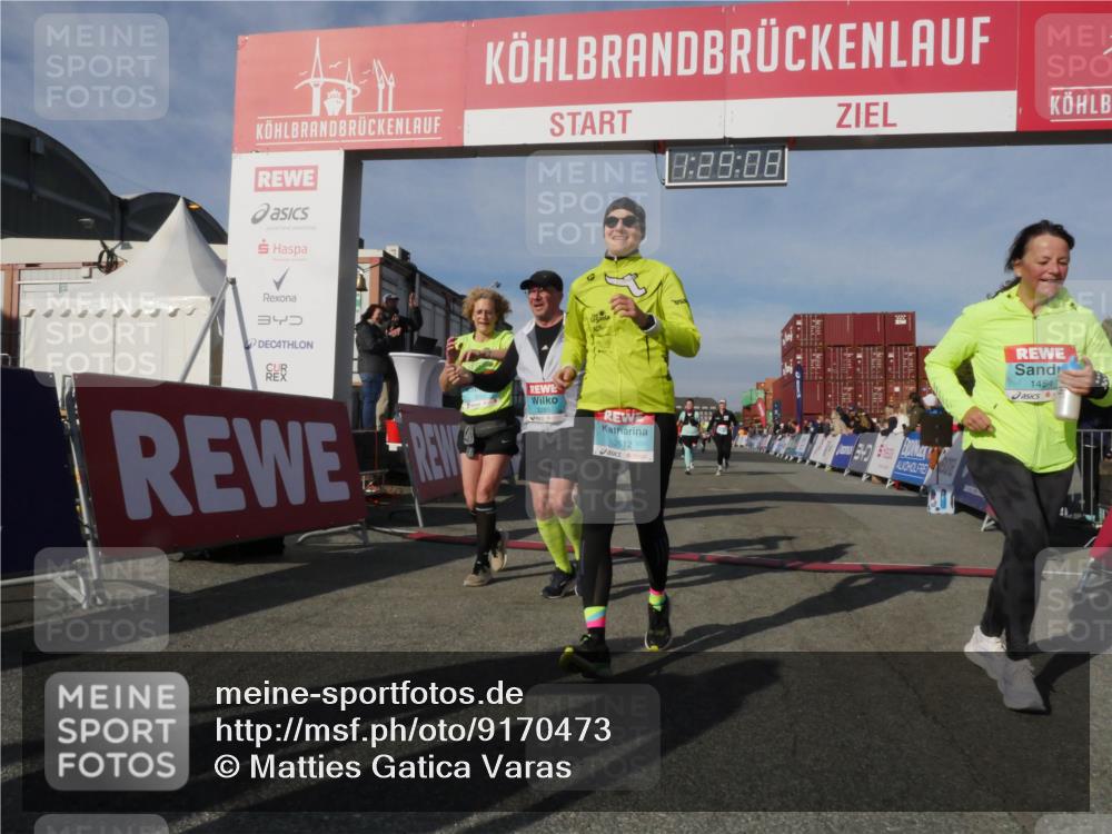 03.10.2025 - Köhlbrandbrückenlauf Matties Gatica Varas http://msf.ph/oto/9170473 03.10.2025 10:29:09 Ziel 1348, 2177, 2375, 2492, 2922, 3292 meine-sportfotos.de