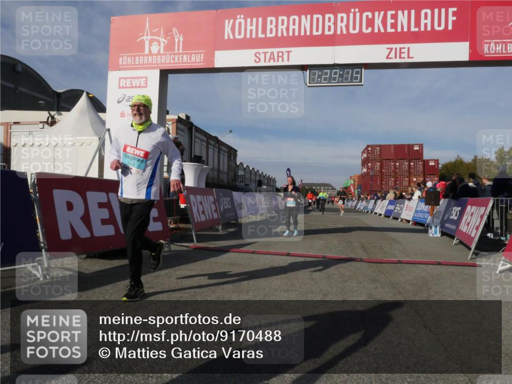 03.10.2025 - Köhlbrandbrückenlauf Matties Gatica Varas http://msf.ph/oto/9170488 03.10.2025 10:29:17 Ziel 1942, 2035, 2163, 2375, 2845 meine-sportfotos.de