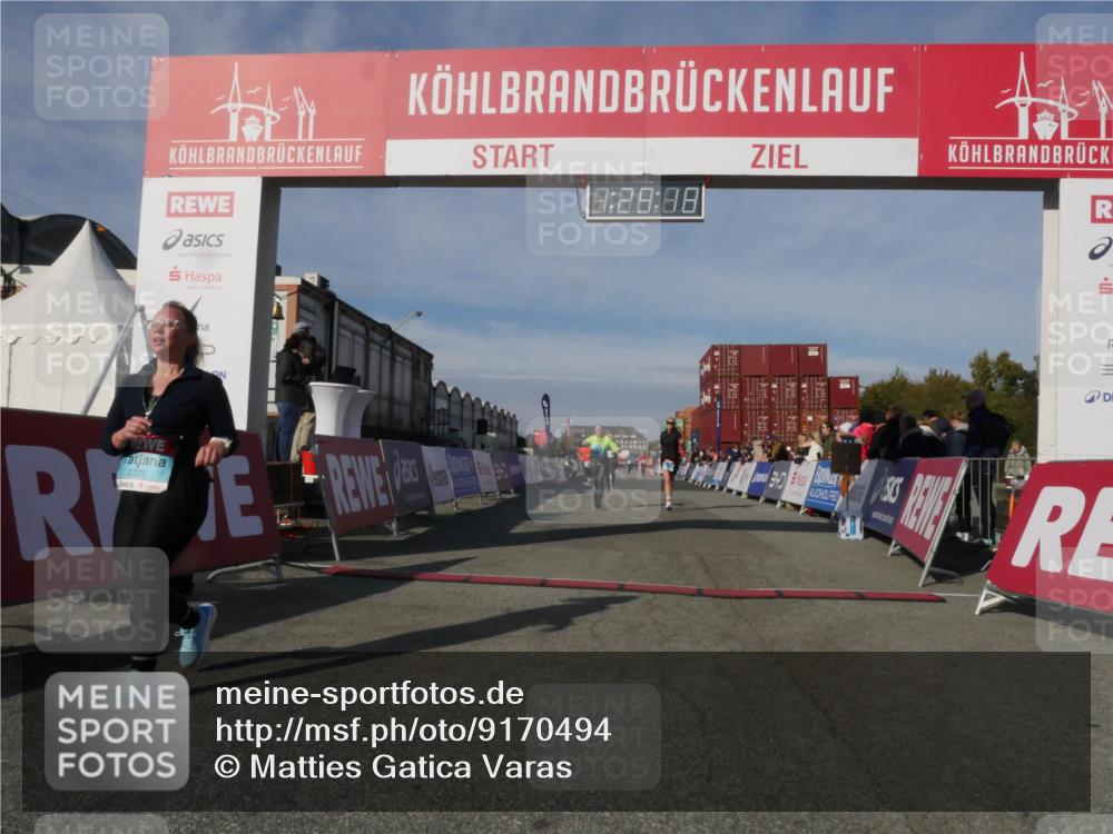 03.10.2025 - Köhlbrandbrückenlauf Matties Gatica Varas http://msf.ph/oto/9170494 03.10.2025 10:29:19 Ziel 1942, 2035, 2163, 2845 meine-sportfotos.de