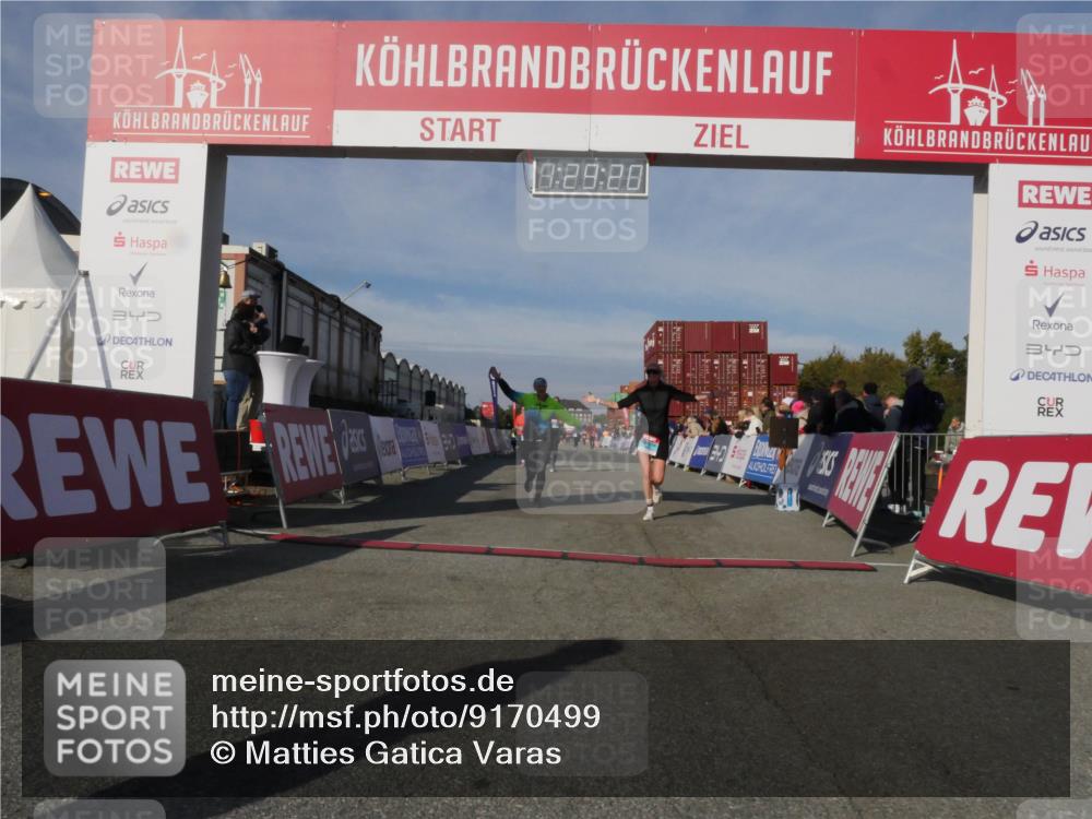 03.10.2025 - Köhlbrandbrückenlauf Matties Gatica Varas http://msf.ph/oto/9170499 03.10.2025 10:29:22 Ziel 1781, 1942, 2035, 2163, 2835, 2845 meine-sportfotos.de