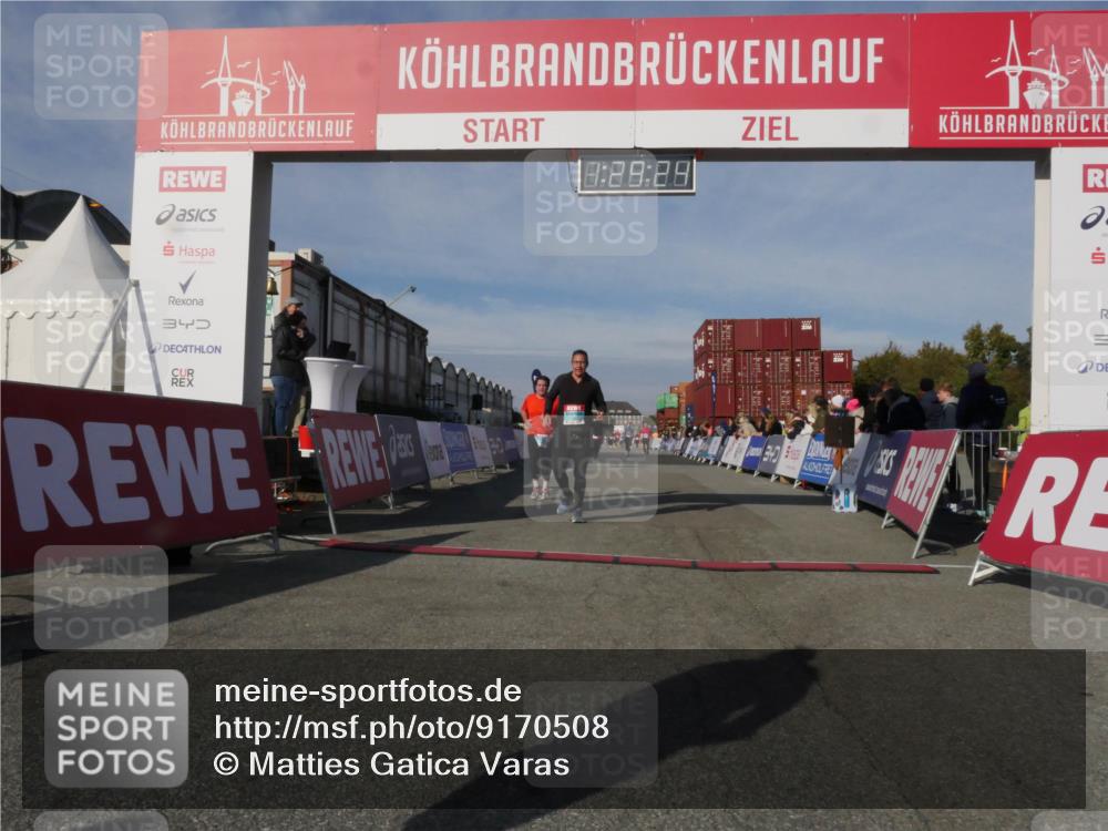 03.10.2025 - Köhlbrandbrückenlauf Matties Gatica Varas http://msf.ph/oto/9170508 03.10.2025 10:29:26 Ziel 1781, 1942, 2163, 2835 meine-sportfotos.de