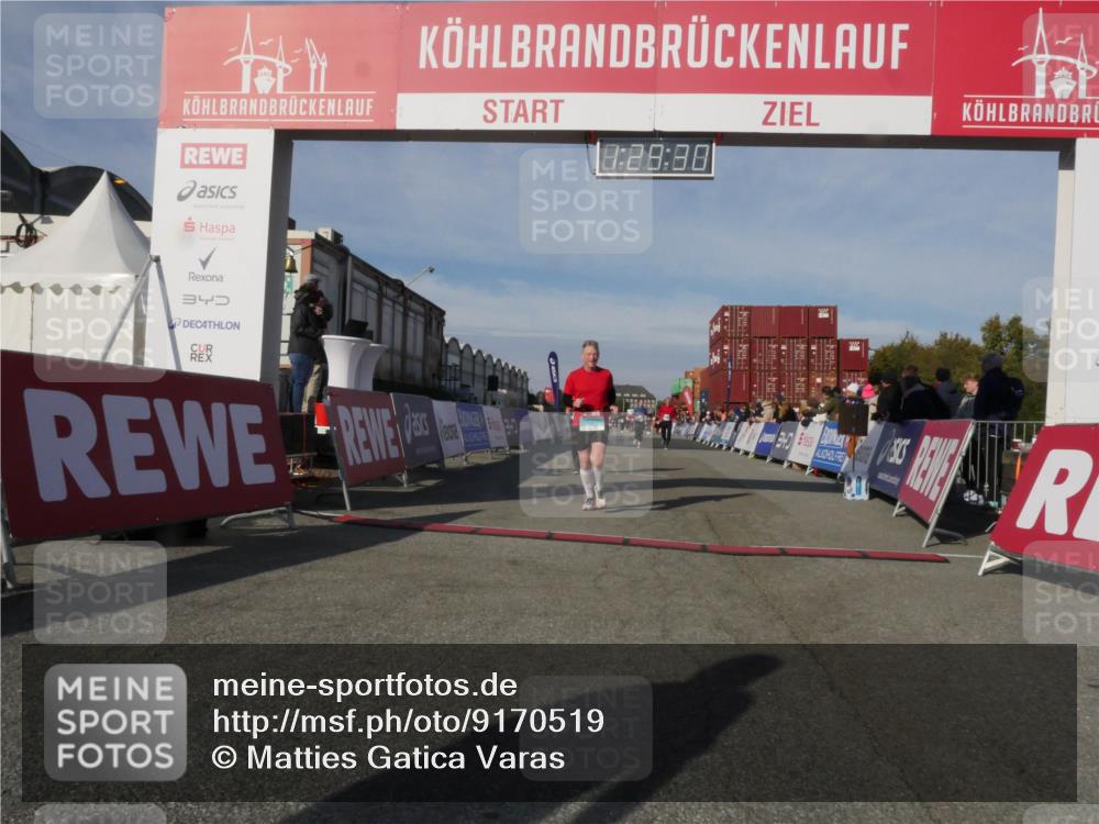 03.10.2025 - Köhlbrandbrückenlauf Matties Gatica Varas http://msf.ph/oto/9170519 03.10.2025 10:29:32 Ziel 1781, 1791, 2258, 2321, 2835 meine-sportfotos.de