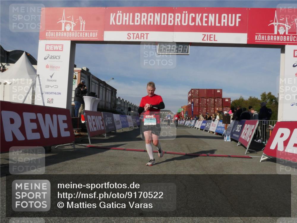 03.10.2025 - Köhlbrandbrückenlauf Matties Gatica Varas http://msf.ph/oto/9170522 03.10.2025 10:29:33 Ziel 1791, 2258, 2321, 2835 meine-sportfotos.de
