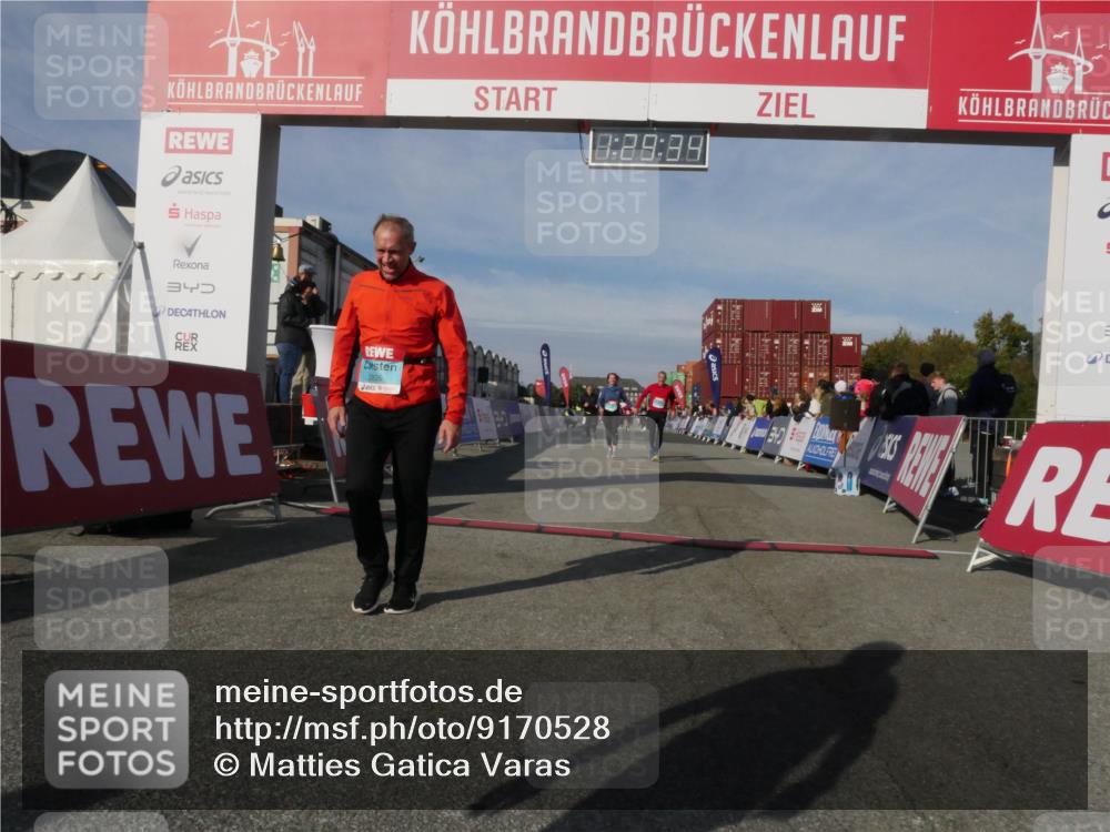 03.10.2025 - Köhlbrandbrückenlauf Matties Gatica Varas http://msf.ph/oto/9170528 03.10.2025 10:29:36 Ziel 1791, 2258, 2321 meine-sportfotos.de