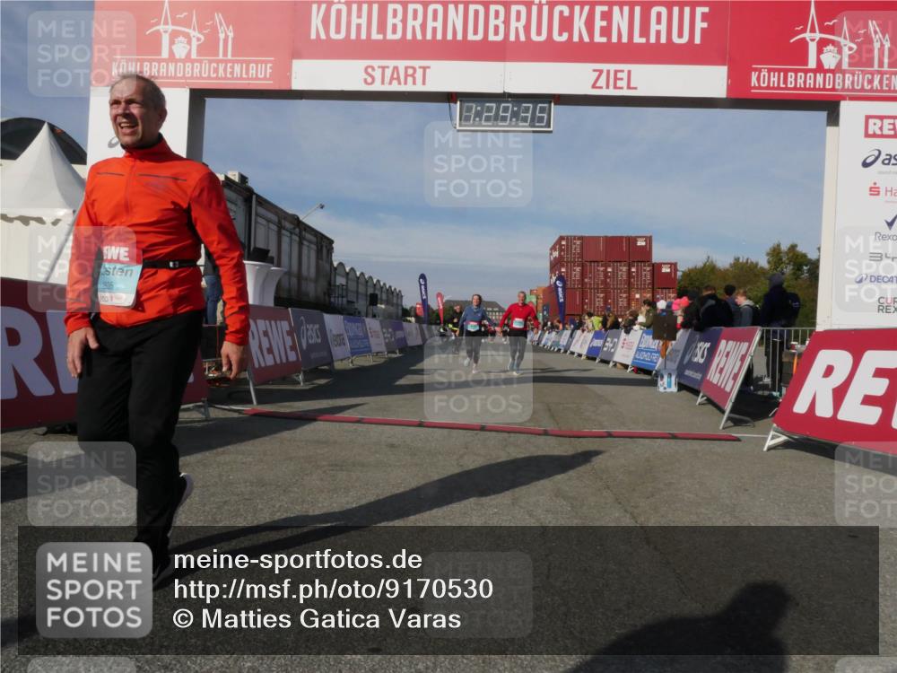 03.10.2025 - Köhlbrandbrückenlauf Matties Gatica Varas http://msf.ph/oto/9170530 03.10.2025 10:29:37 Ziel 1791, 1824, 2258, 2321 meine-sportfotos.de