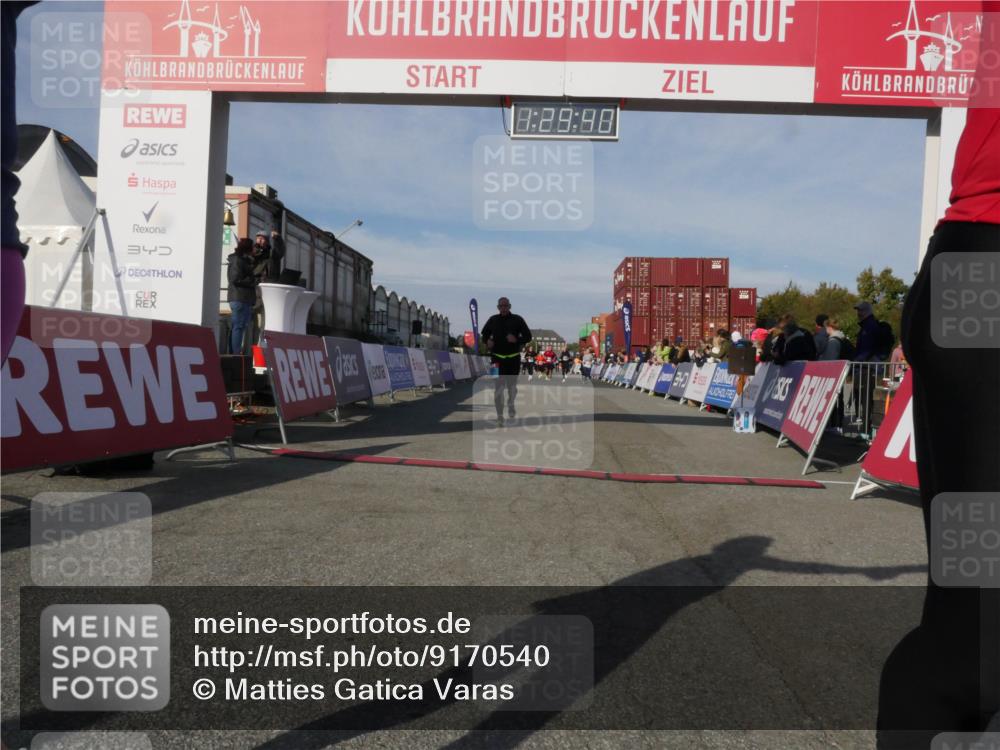 03.10.2025 - Köhlbrandbrückenlauf Matties Gatica Varas http://msf.ph/oto/9170540 03.10.2025 10:29:42 Ziel 1791, 1824, 2070, 2526, 2534, 2557, 2769, 3754 meine-sportfotos.de