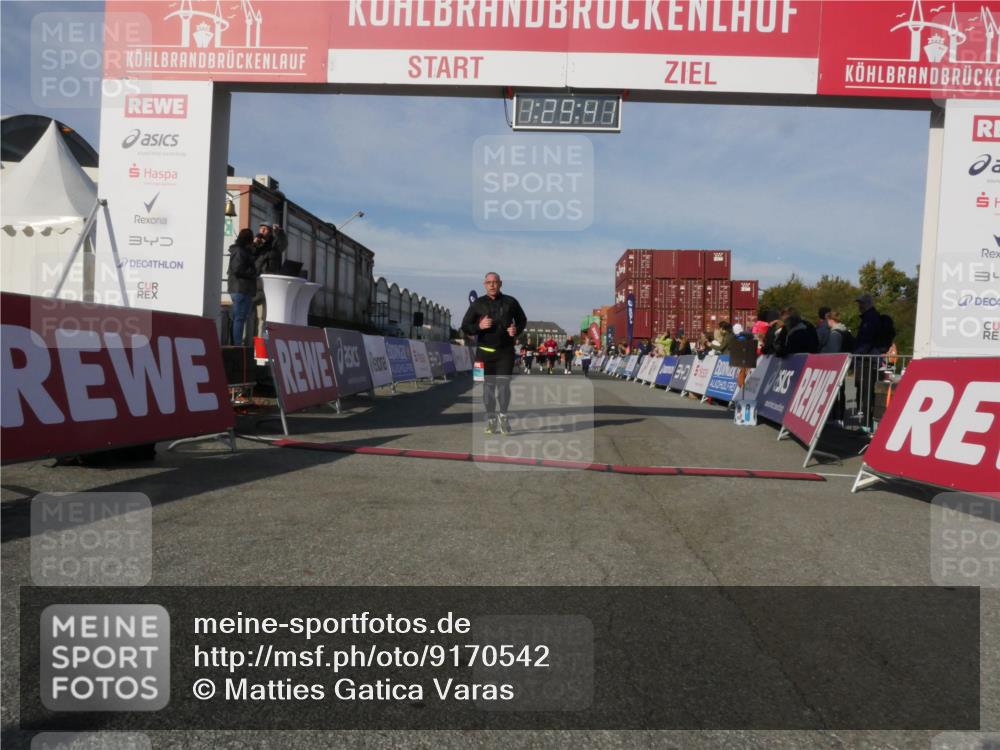 03.10.2025 - Köhlbrandbrückenlauf Matties Gatica Varas http://msf.ph/oto/9170542 03.10.2025 10:29:43 Ziel 1791, 1824, 2070, 2526, 2534, 2557, 2769, 3754 meine-sportfotos.de