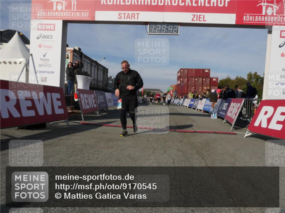 03.10.2025 - Köhlbrandbrückenlauf Matties Gatica Varas http://msf.ph/oto/9170545 03.10.2025 10:29:44 Ziel 1791, 1824, 2070, 2135, 2526, 2534, 2557, 2769, 3754 meine-sportfotos.de