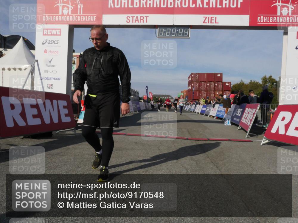 03.10.2025 - Köhlbrandbrückenlauf Matties Gatica Varas http://msf.ph/oto/9170548 03.10.2025 10:29:45 Ziel 1824, 2070, 2135, 2526, 2534, 2557, 2769, 3754 meine-sportfotos.de