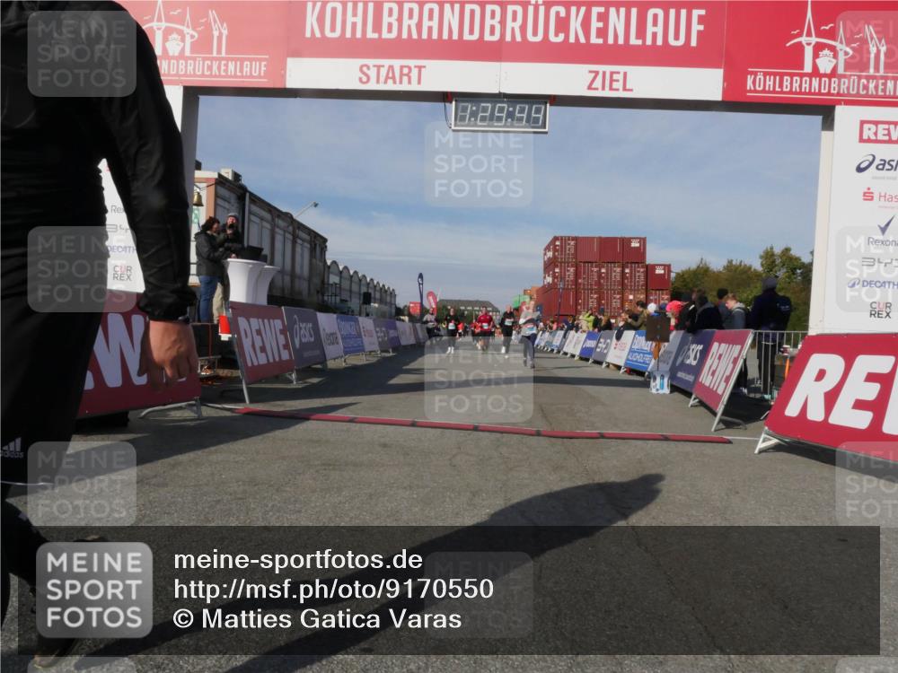 03.10.2025 - Köhlbrandbrückenlauf Matties Gatica Varas http://msf.ph/oto/9170550 03.10.2025 10:29:46 Ziel 1824, 2070, 2135, 2204, 2526, 2534, 2557, 2769, 3754 meine-sportfotos.de