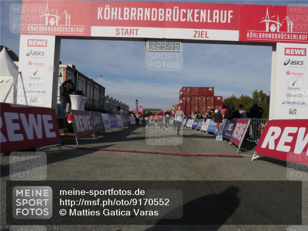 03.10.2025 - Köhlbrandbrückenlauf Matties Gatica Varas http://msf.ph/oto/9170552 03.10.2025 10:29:47 Ziel 1552, 1824, 2070, 2135, 2204, 2526, 2534, 2557, 2769, 3754 meine-sportfotos.de