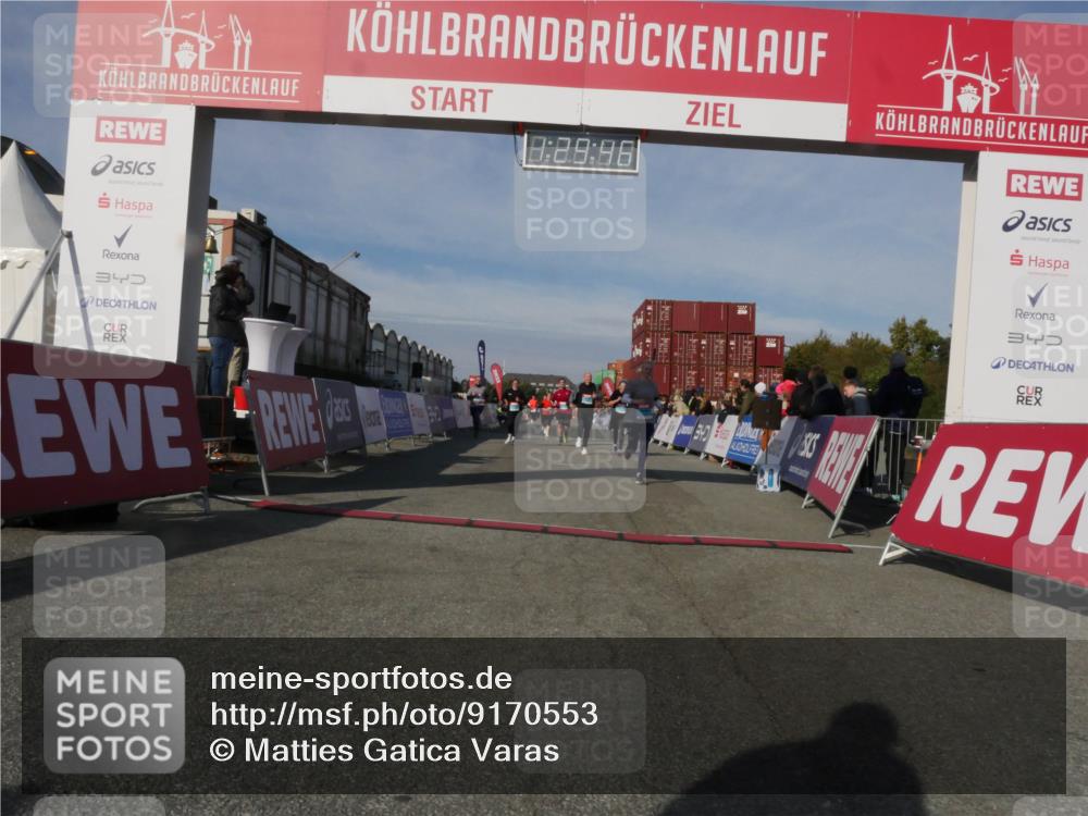 03.10.2025 - Köhlbrandbrückenlauf Matties Gatica Varas http://msf.ph/oto/9170553 03.10.2025 10:29:48 Ziel 1552, 1824, 2070, 2135, 2204, 2526, 2534, 2557, 2769, 3754 meine-sportfotos.de