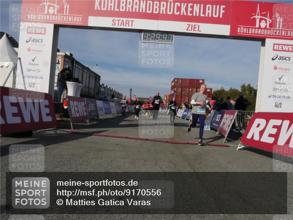 03.10.2025 - Köhlbrandbrückenlauf Matties Gatica Varas http://msf.ph/oto/9170556 03.10.2025 10:29:49 Ziel 1552, 1824, 2070, 2135, 2204, 2526, 2534, 2557, 2769, 3729, 3754 meine-sportfotos.de