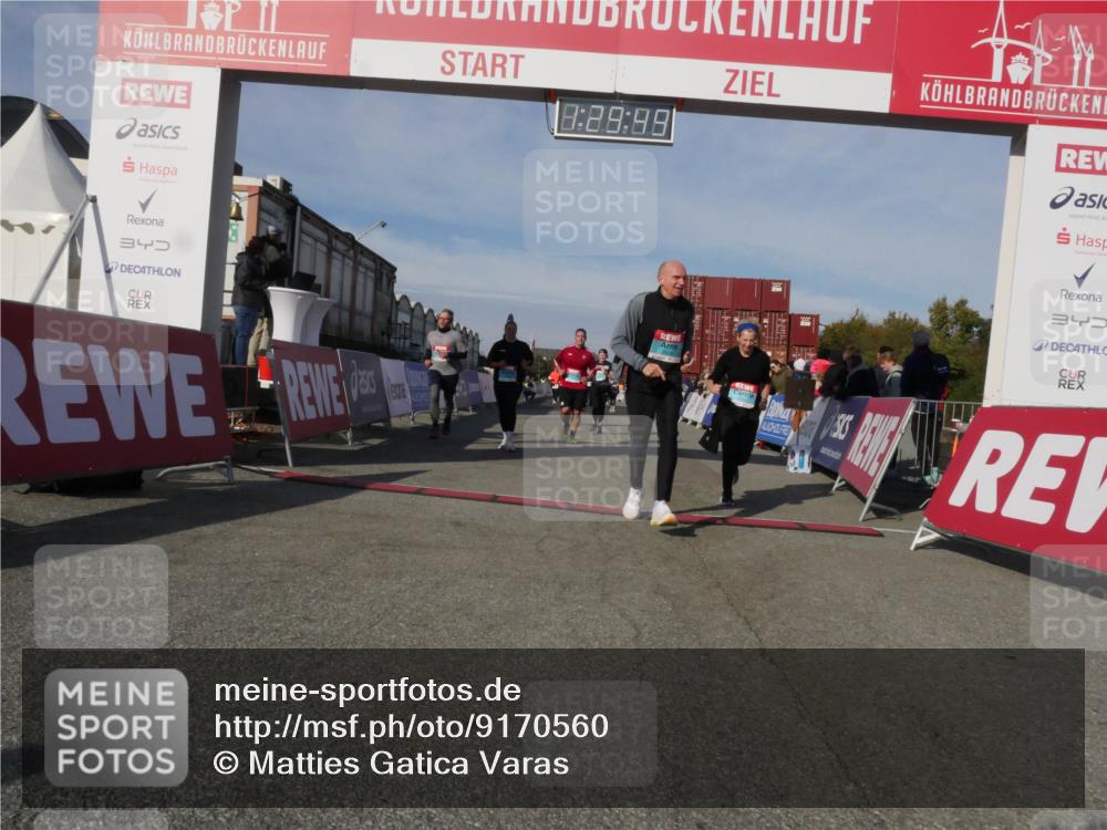 03.10.2025 - Köhlbrandbrückenlauf Matties Gatica Varas http://msf.ph/oto/9170560 03.10.2025 10:29:51 Ziel 1552, 2070, 2135, 2204, 2348, 2526, 2534, 2557, 2769, 3729, 3754 meine-sportfotos.de